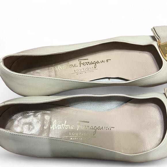 Vintage Salvatore Ferragamo Cream Heels Size 8 - Picture 3 of 8